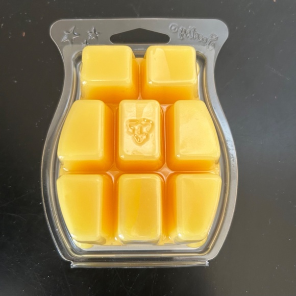 Scentsy Kahiko Hula Wax Bar. NWT - Picture 2 of 2